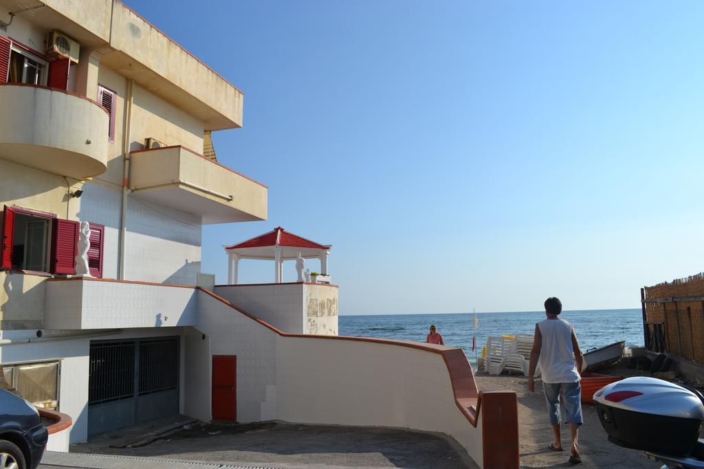 Casa Vacanze Dei Navigatori On The Sea ปอนเตกัญญาโน ภายนอก รูปภาพ